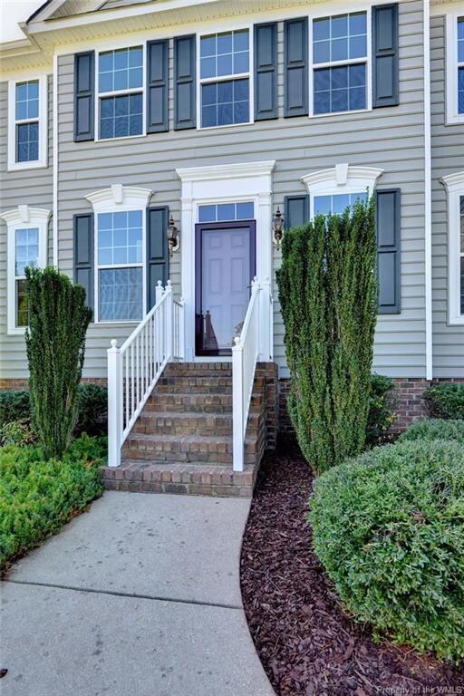 Stunning front entrance-