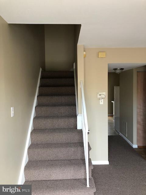 11288 Laurelwalk Dr, Laurel, MD 20708 - photo 2