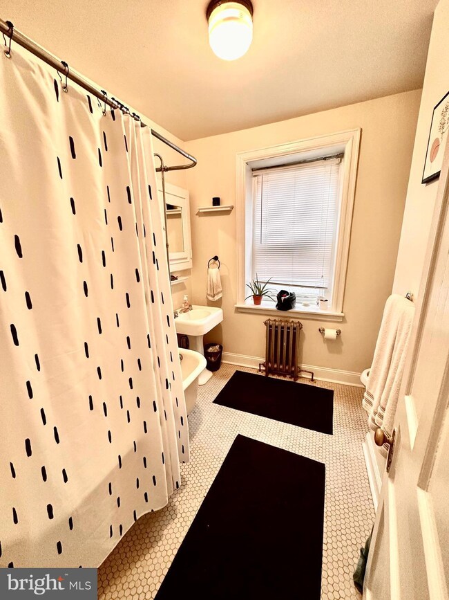 521 W Hansberry St unit 2, Philadelphia, PA 19144 - photo 6