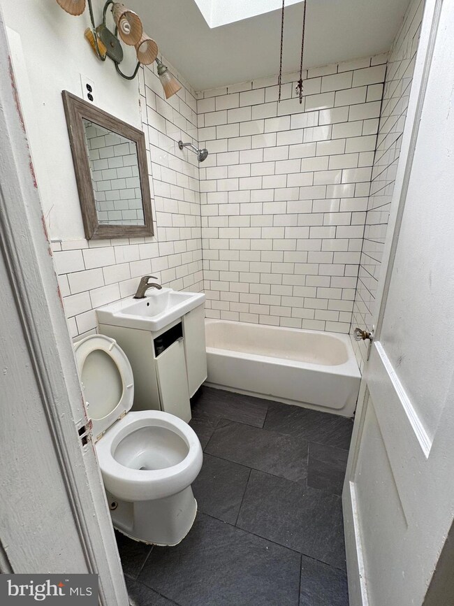 6829 Horrocks St, Philadelphia, PA 19149 - photo 3