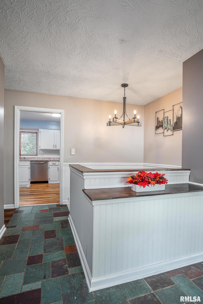 3642 35th Avenue Ct, Rock Island, IL 61201 - photo 5