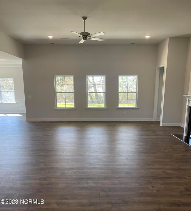 4044CB72-424C-4936-AA8C-F64C8773B054