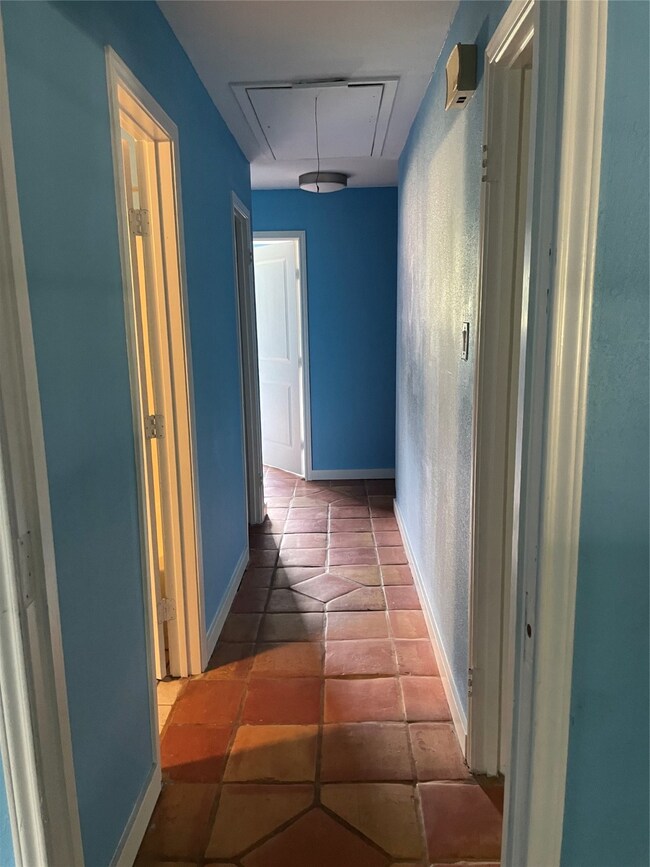 4511 Saddle Dr, Needville, TX 77461 - photo 2