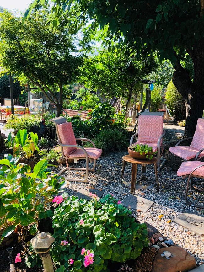 5055 Huntington Dr, Redding, CA 96002 - photo 4