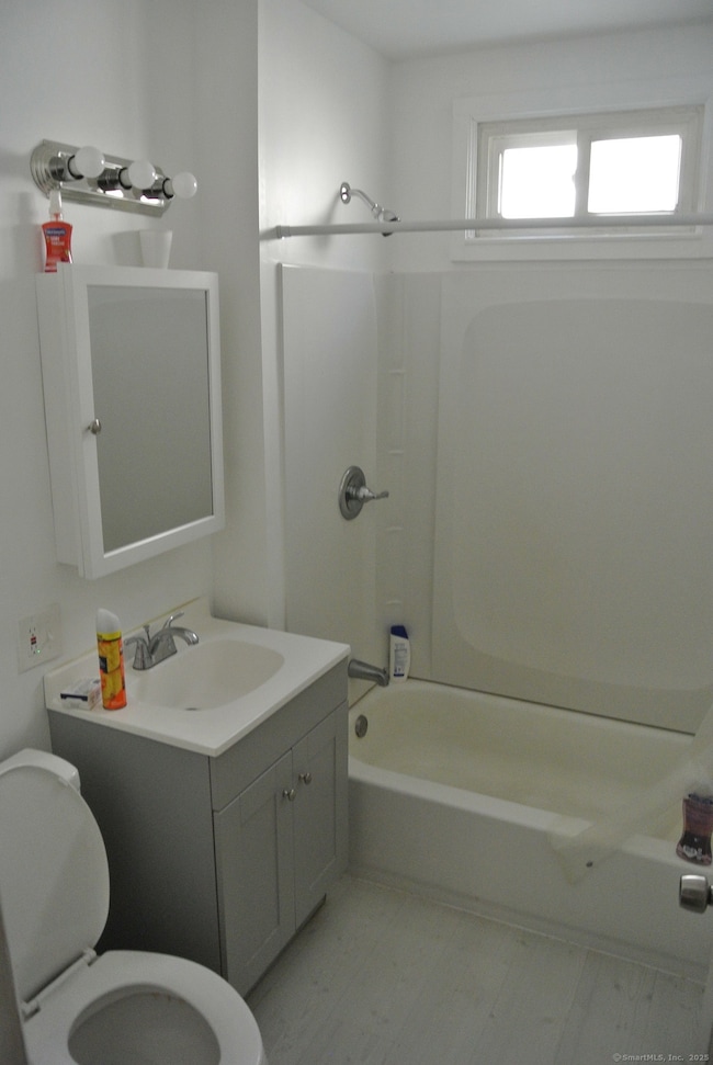 144 West St, New Britain, CT 06051 - photo 4