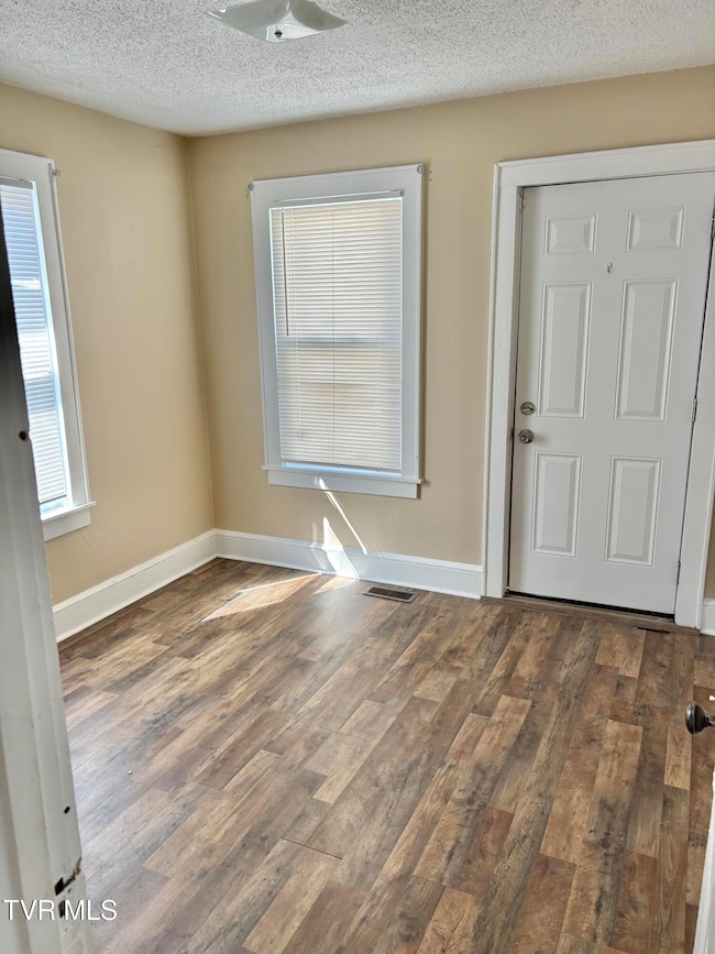 1257 E Center St, Kingsport, TN 37660 - photo 7