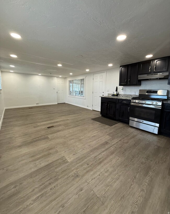 7090 Palomino Dr unit 113, West Valley City, UT 84128 - photo 4