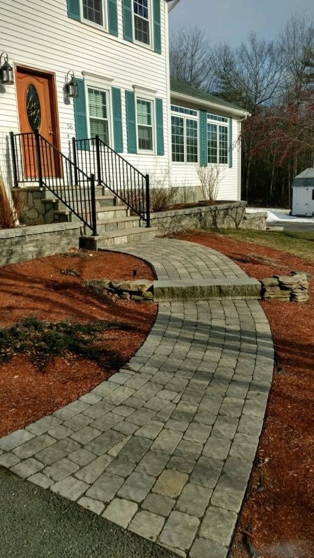 56 Heather Cir, Auburn, NH 03032 - photo 2