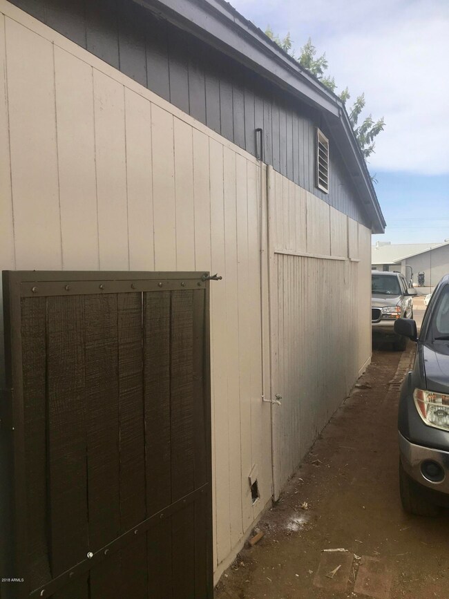 7937 W Pinchot Ave, Phoenix, AZ 85033 - photo 5