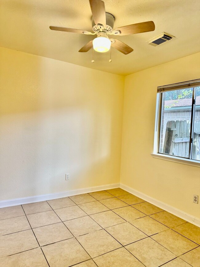 1400 Bridle Path, Rosenberg, TX 77471 - photo 4