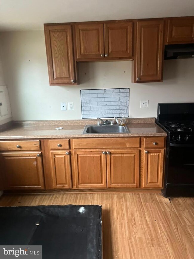 428 Burbank Ct, Halethorpe, MD 21227 - photo 4