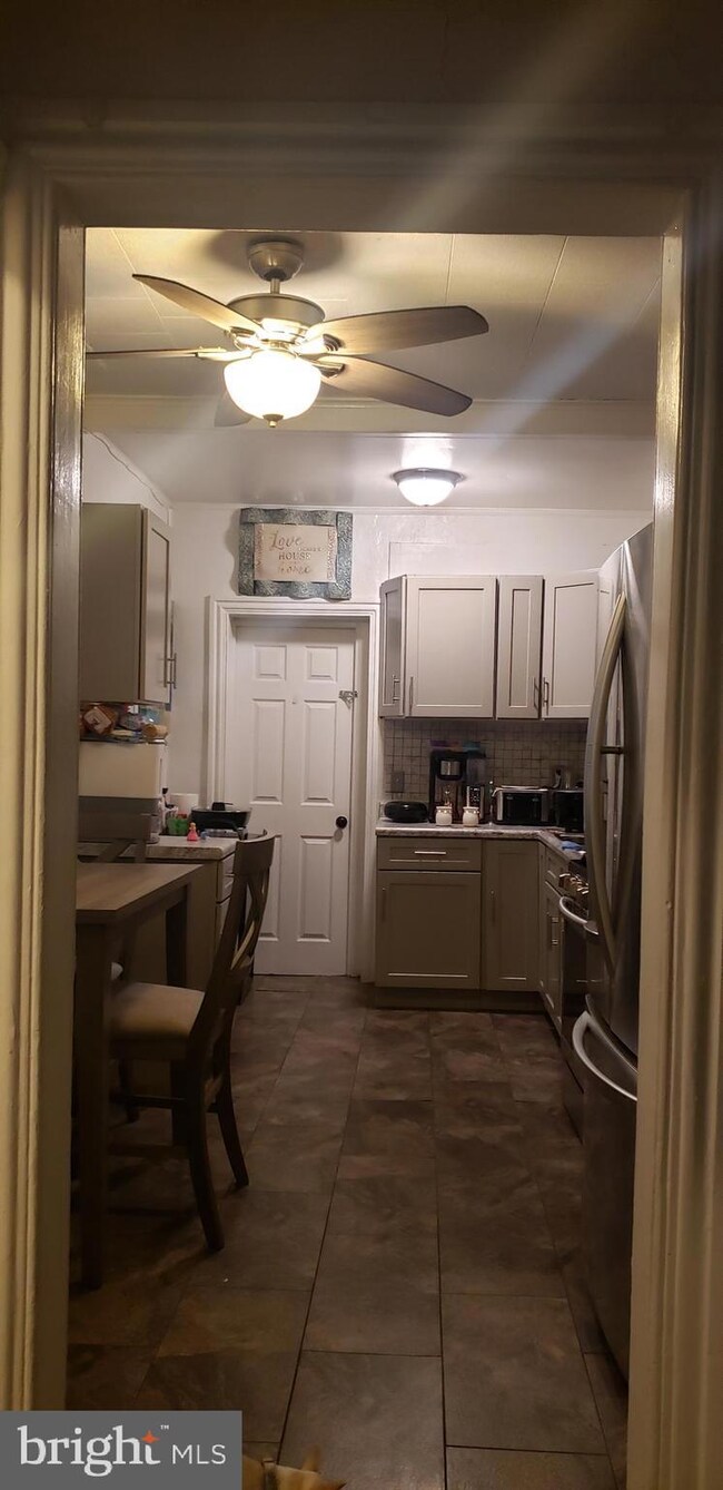 917 Greenwich St, Reading, PA 19604 - photo 5