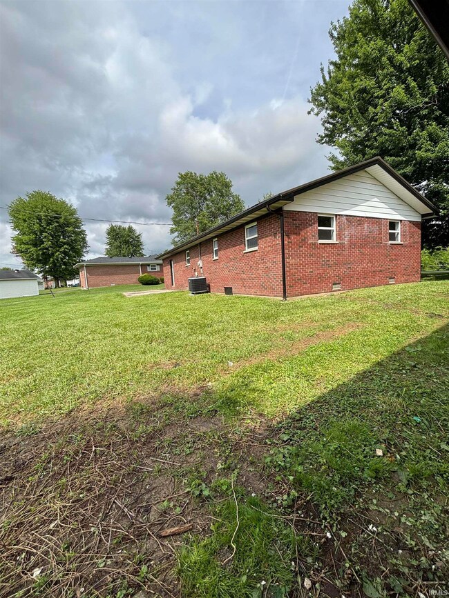 2318 N Lake View Dr, Austin, IN 47102 - photo 4