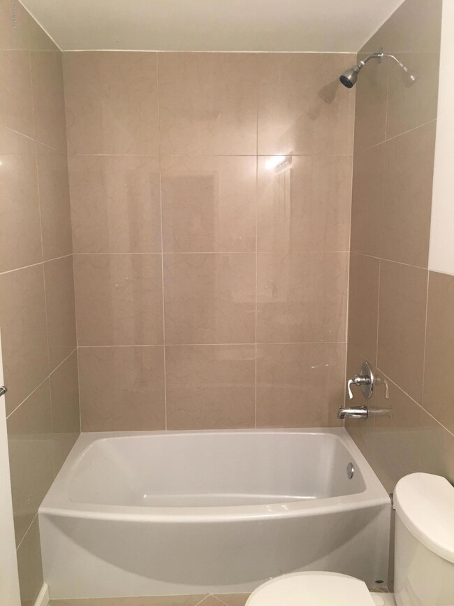 8878 Robinhood Dr, Kunkletown, PA 18058 - photo 6