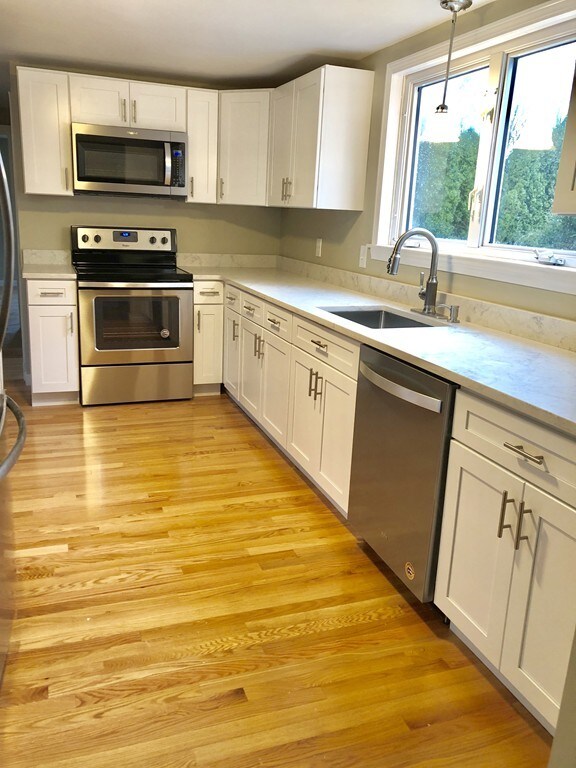 15 Burley St, Danvers, MA 01923 - photo 3