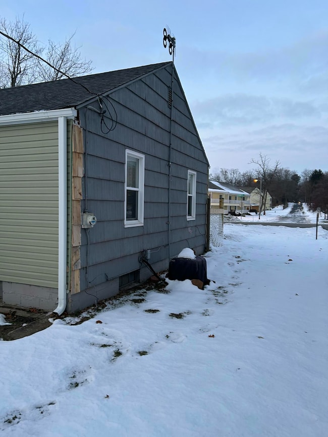 54252 N Ironwood Rd, South Bend, IN 46635 - photo 3