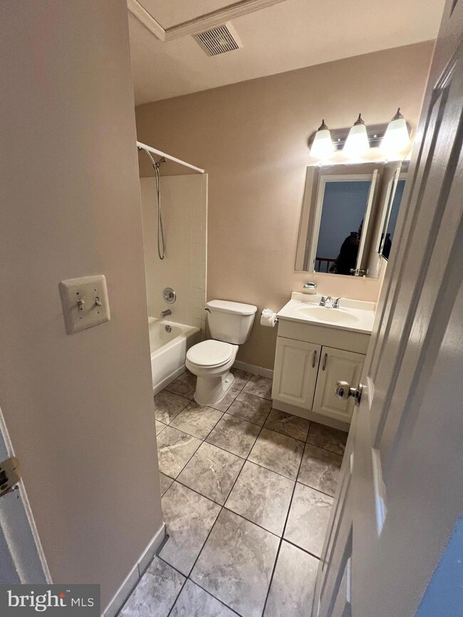 12350 Herrington Manor Dr, Silver Spring, MD 20904 - photo 5