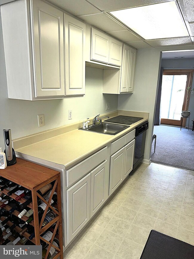 6463 Lamplighter Ridge, Glen Burnie, MD 21061 - photo 3