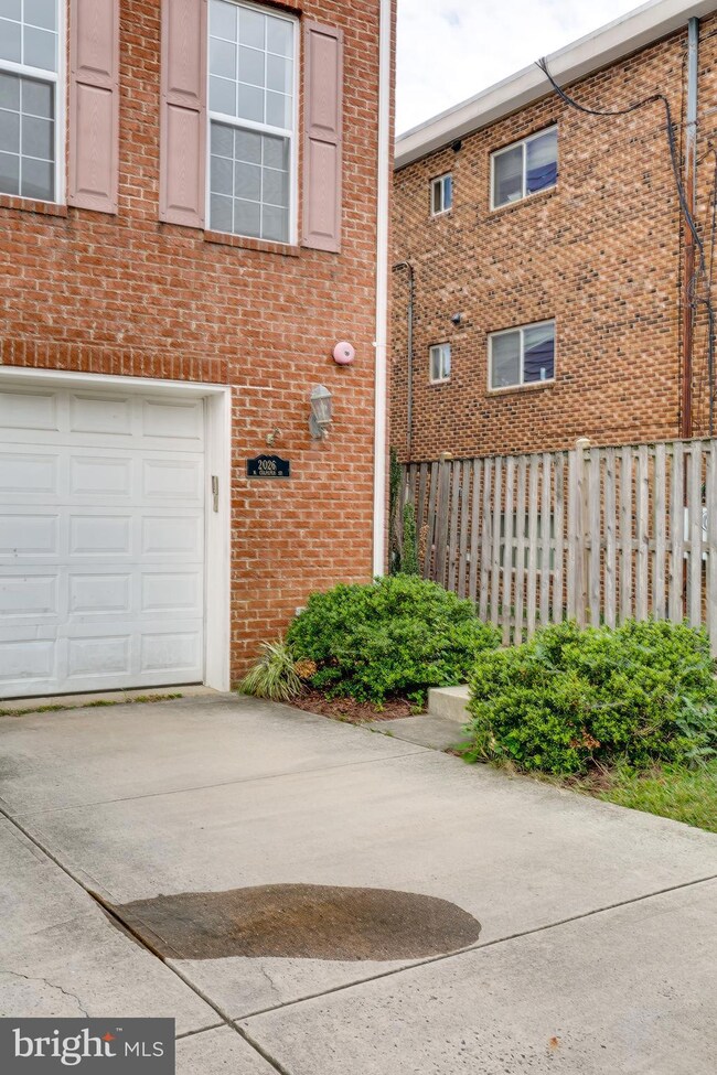 2026 N Culpeper St, Arlington, VA 22207 - photo 4