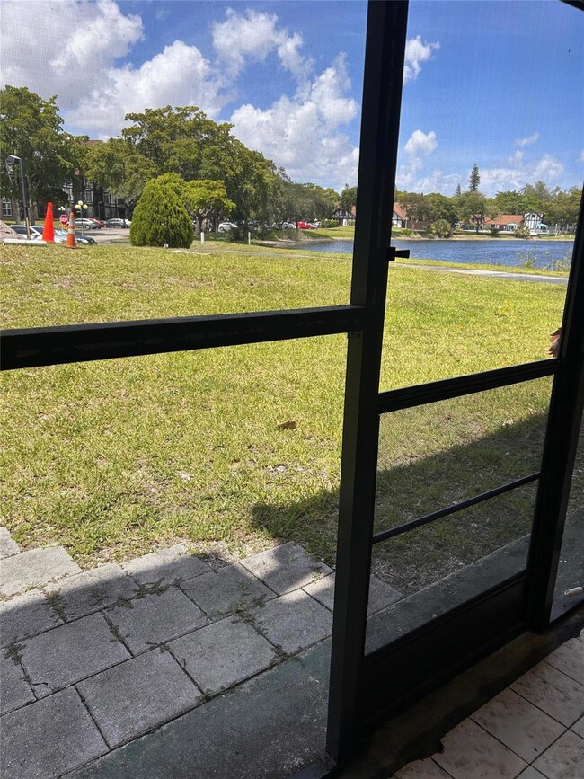 3670 Inverrary Dr, Lauderhill, FL 33319 - photo 4