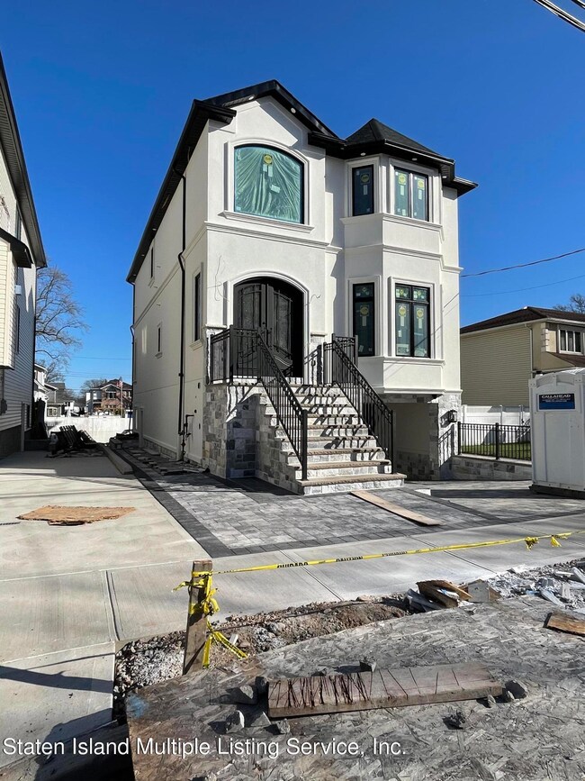 150 Sinclair Ave, Staten Island, NY 10312 - photo 2