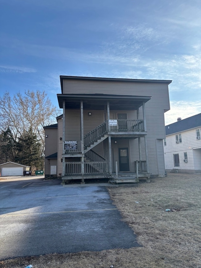 528 College Ave, de Kalb, IL 60115 - photo 2