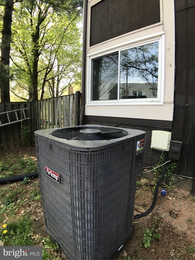 18443 Stone Hollow Dr, Germantown, MD 20874 - photo 5