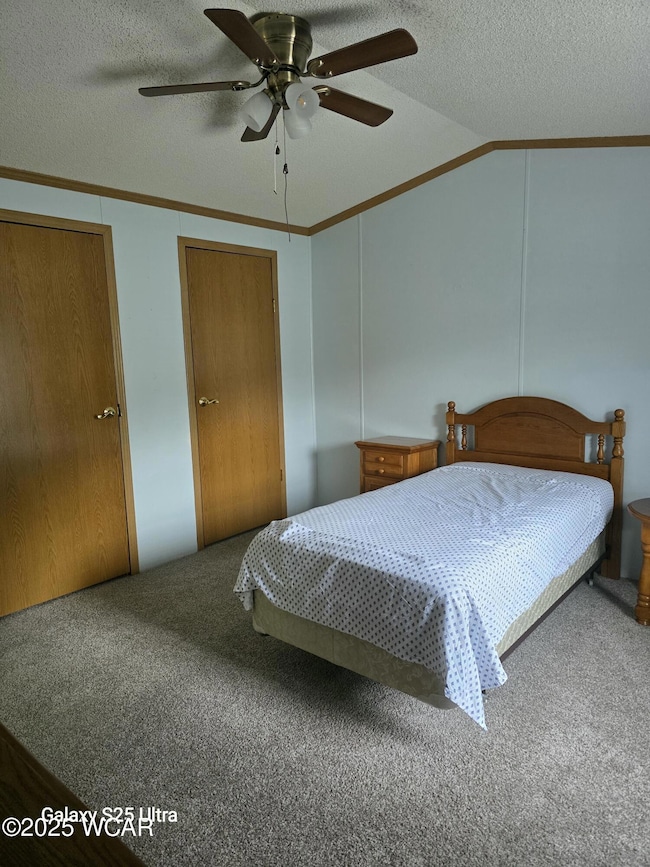 210 Pinewood bedroom 1