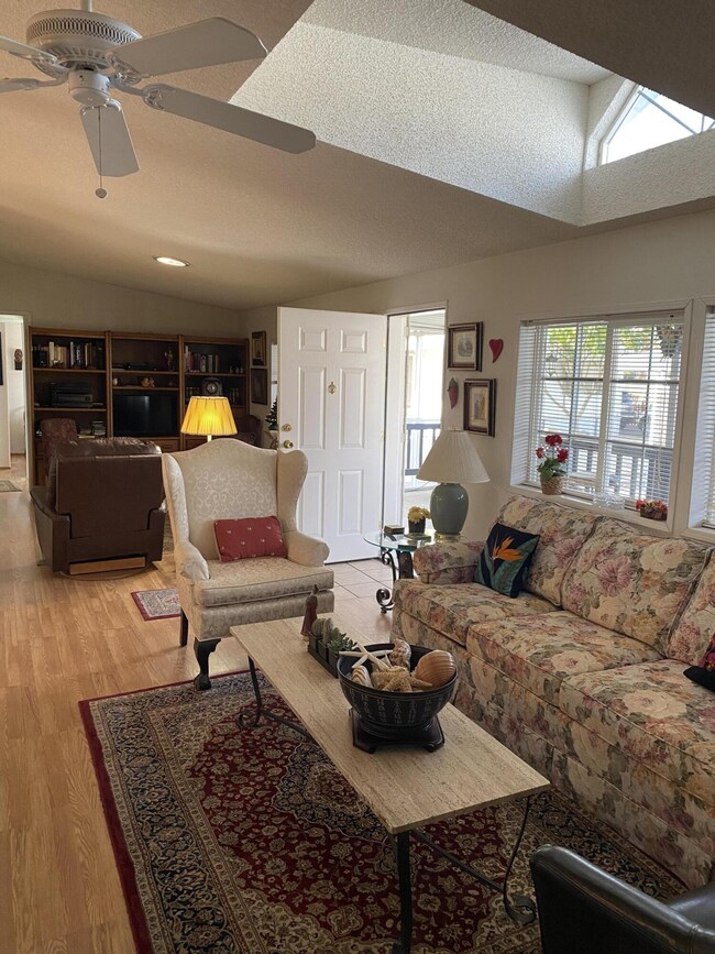 BE8E5DA2-0433-49C7-BD7D-13A55D4625F8