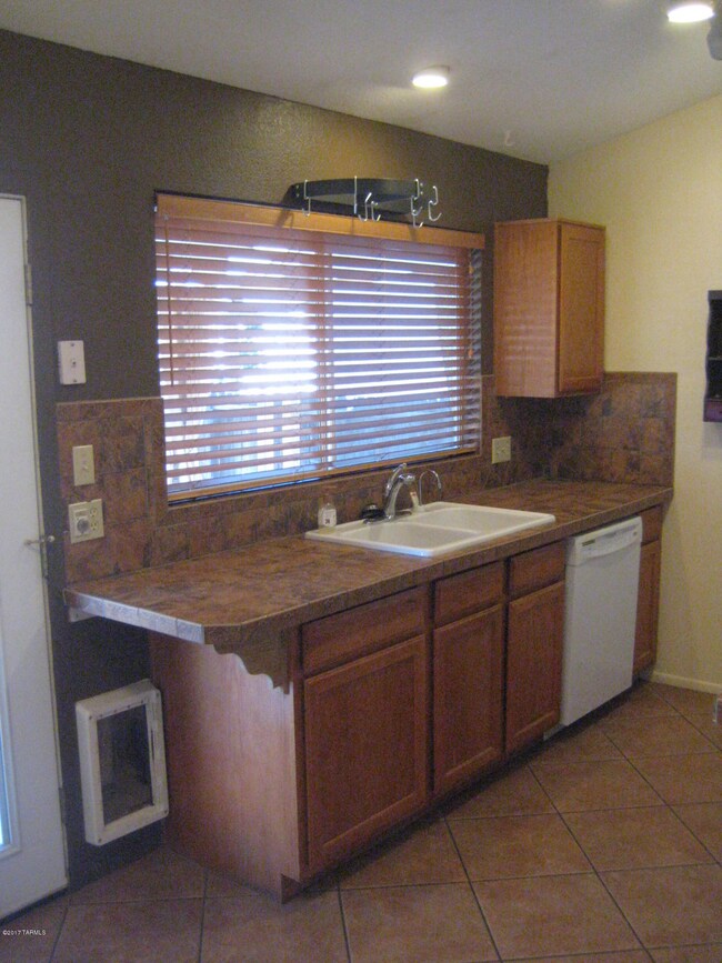 10067 E Bryonwood Ln, Tucson, AZ 85730 - photo 7