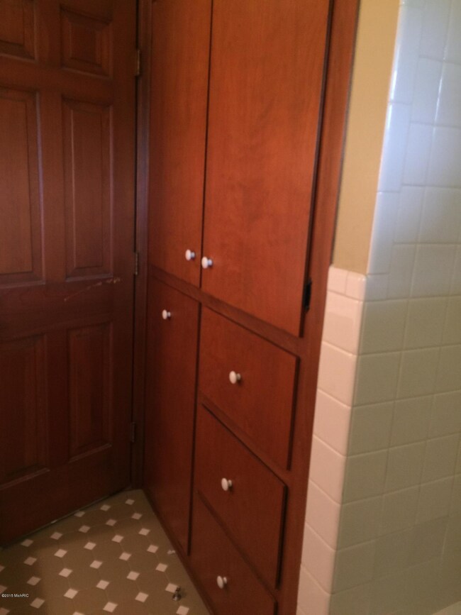 built ins in bathroom