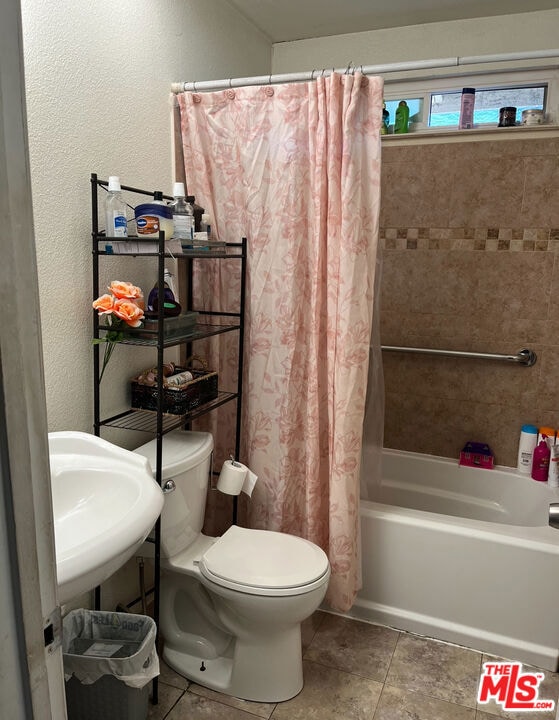 1371 Old Dr W, Sacramento, CA 95834 - photo 3