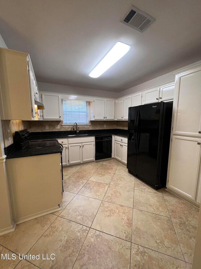 629 Clark Ave, Ocean Springs, MS 39564 - photo 4