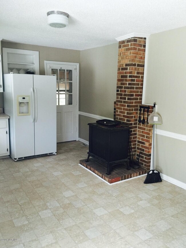 433 Cooper St, Winterville, NC 28590 - photo 5