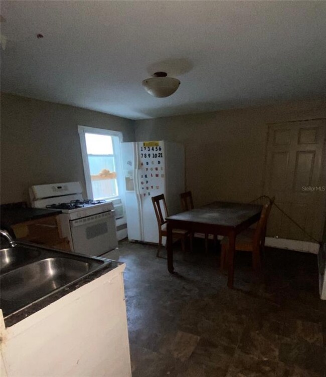 614 15th St N, Saint Petersburg, FL 33705 - photo 3