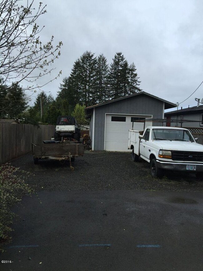 Shop/Garage