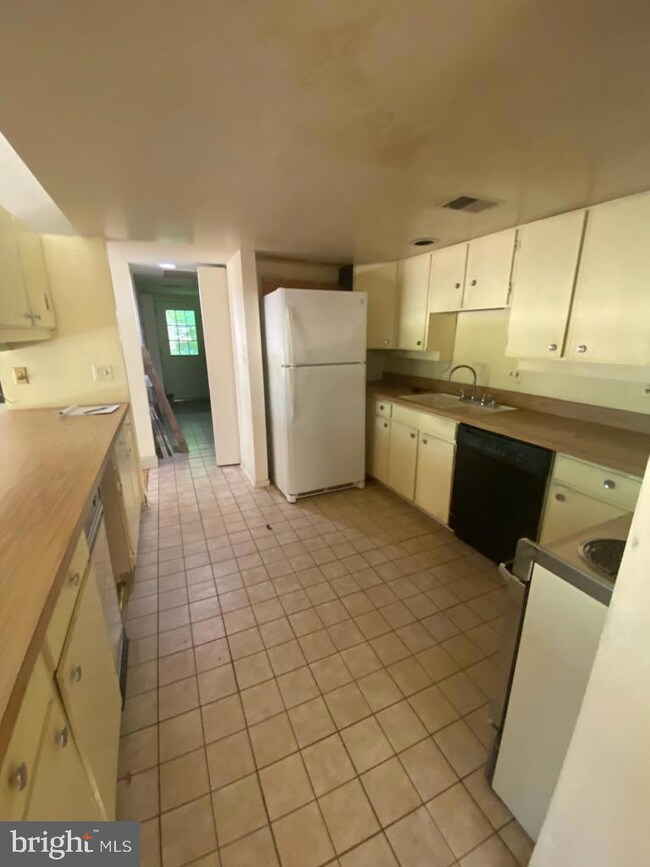 11228 Goldflower Ct, Fairfax Station, VA 22039 - photo 6