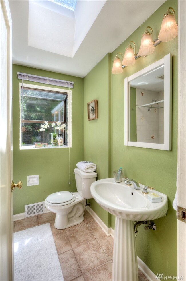 1211 W Bothwell St, Seattle, WA 98119 - photo 5