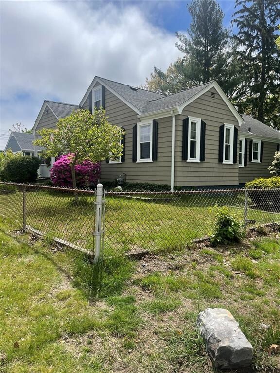 24 Elkland Rd, Warwick, RI 02886 - photo 2