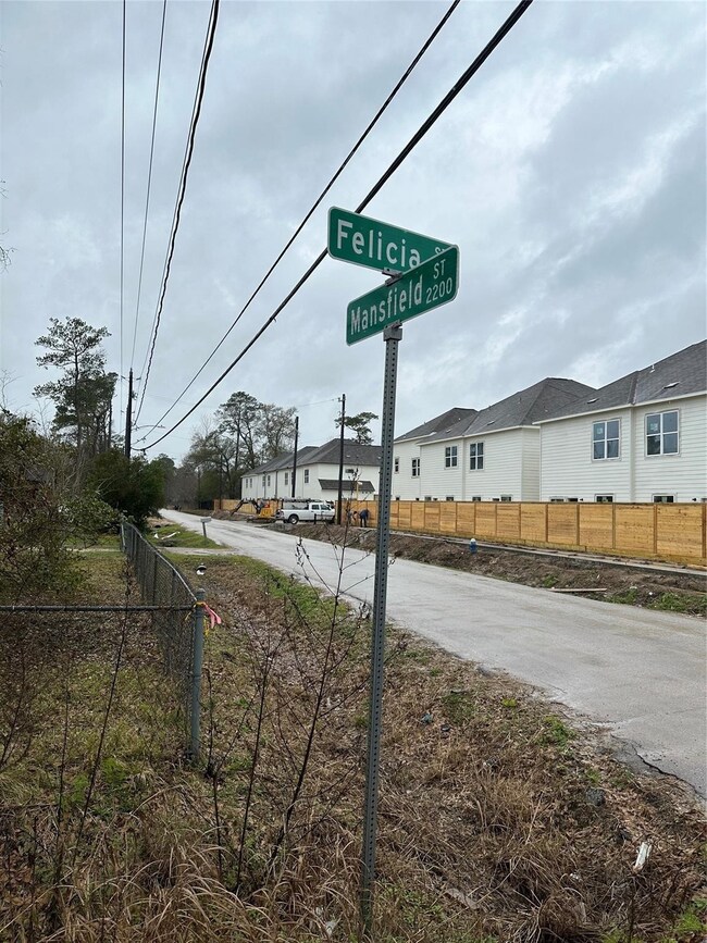 2305 Mansfield St, Houston, TX 77091 - photo 4