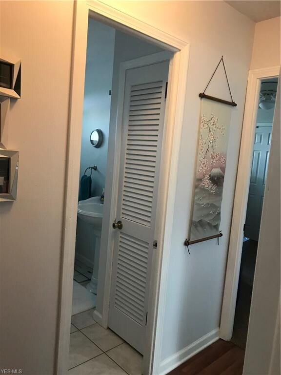 337 Thelma Dr, Sheffield Lake, OH 44054 - photo 7