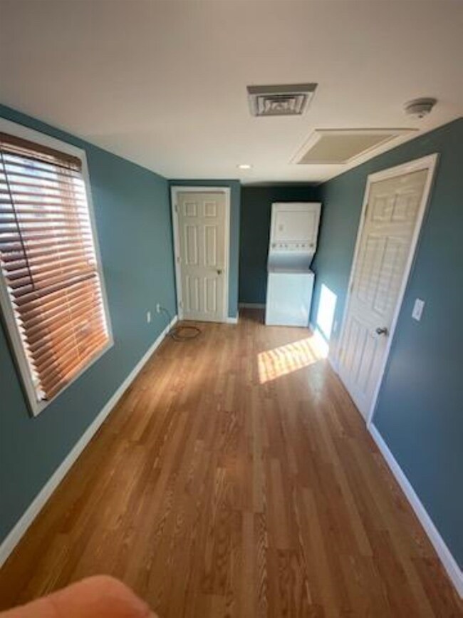 6 Terrace St unit 1st Floor, Nashua, NH 03064 - photo 5