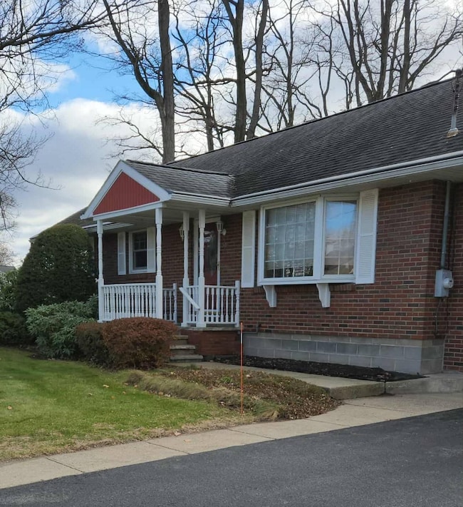 53 Niskayuna St, Schenectady, NY 12306 - photo 2