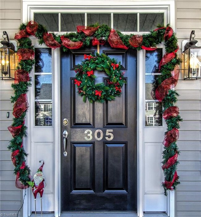 305 Jamestown Oaks Dr, Jamestown, NC 27282 - photo 6