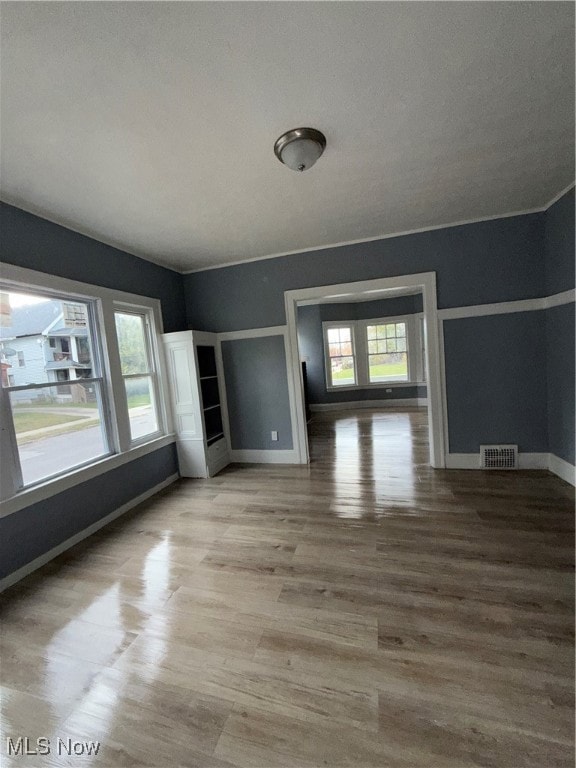 739 E 127th St, Cleveland, OH 44108 - photo 4