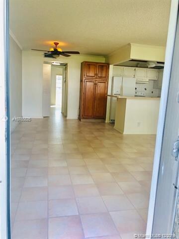 316 Camden M unit 316, West Palm Beach, FL 33417 - photo 5