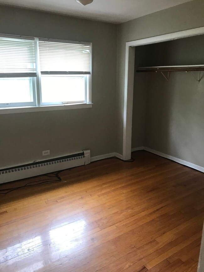 1617 11th St, Waukegan, IL 60085 - photo 5