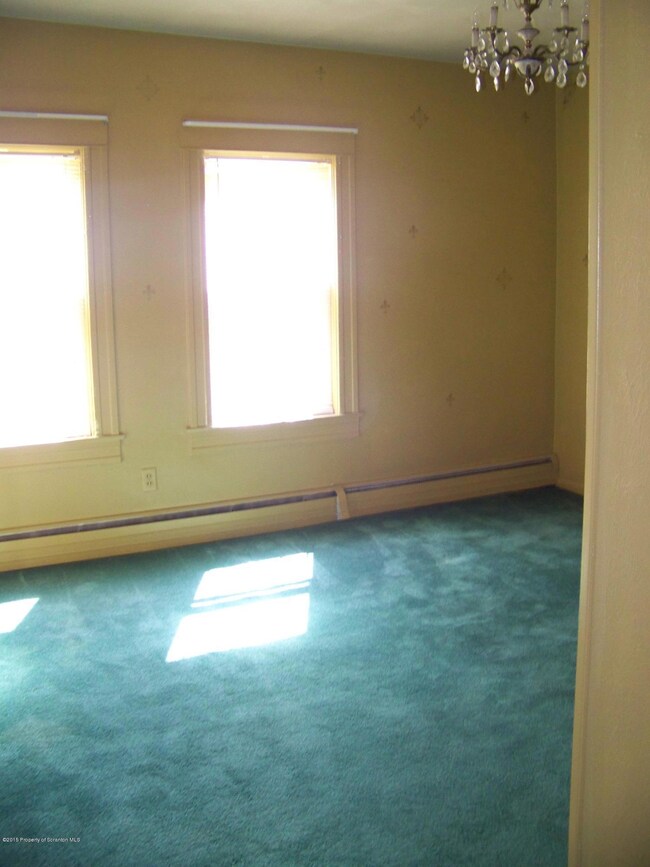 925 Apt 3 N Webster Ave, Scranton, PA 18510 - photo 5