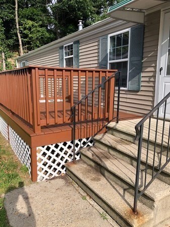 548 Kenyon Ave unit 8, Attleboro, MA 02703 - photo 2