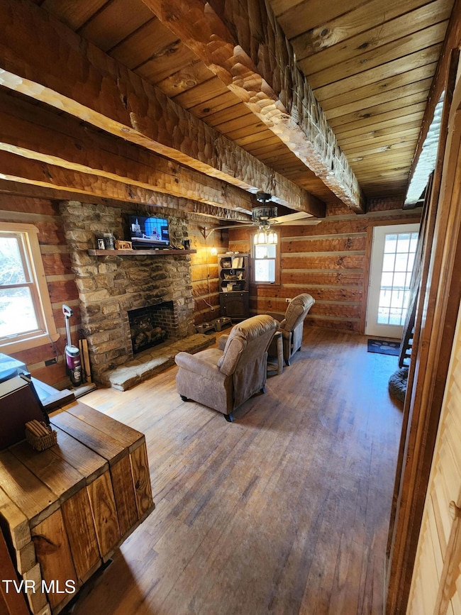 5 Living Room